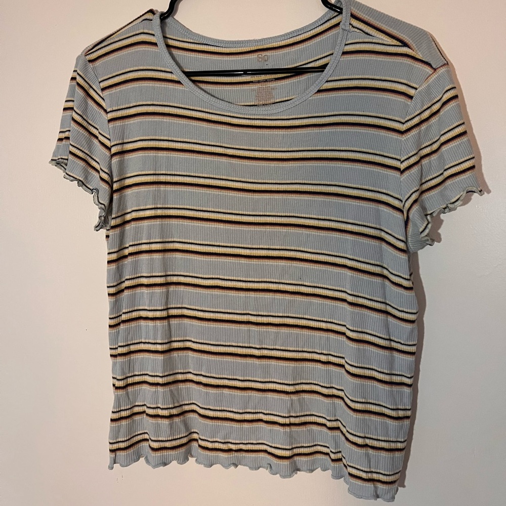 So. Size large. Multicolor.